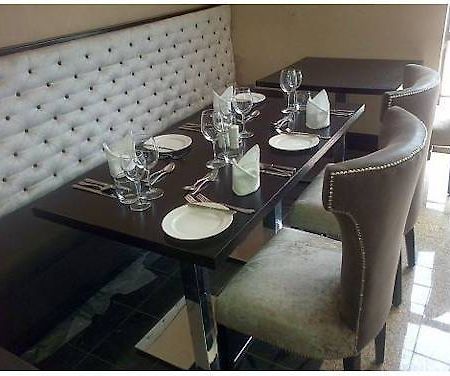 Quo Vadis Hotel อาบูจา ภายนอก รูปภาพ