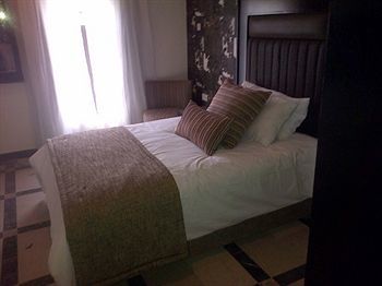 Quo Vadis Hotel อาบูจา ภายนอก รูปภาพ