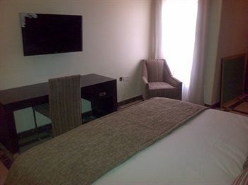 Quo Vadis Hotel อาบูจา ภายนอก รูปภาพ